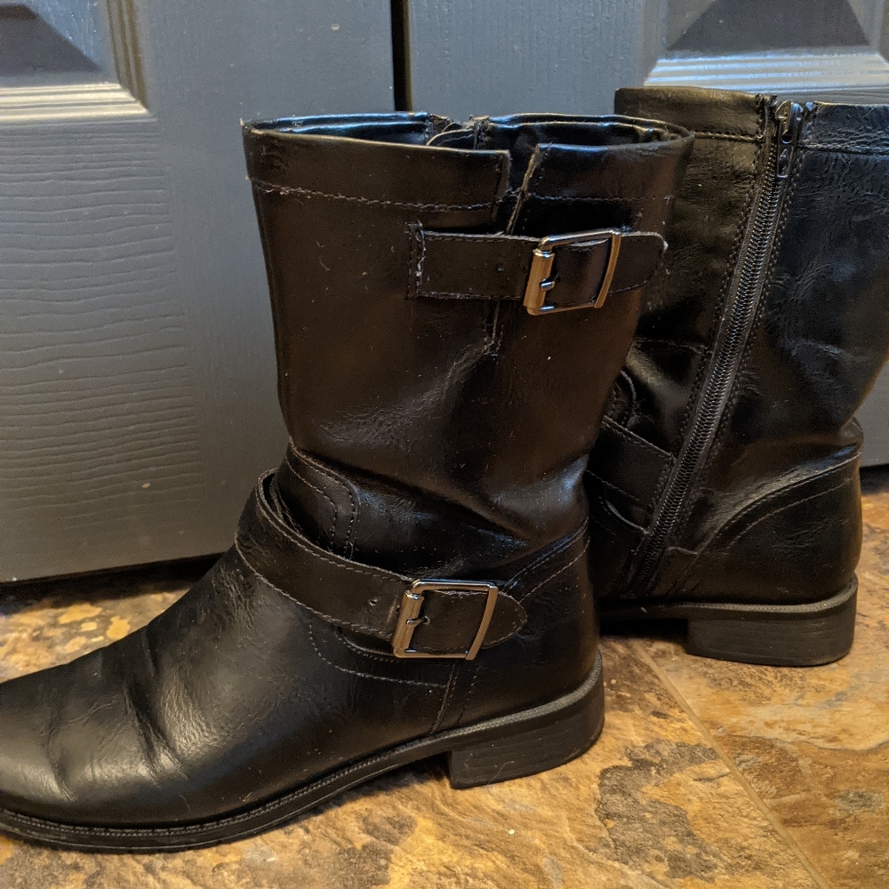 Boots- - Picture 2 of 3